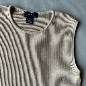 Item & Co ~ Ribbed Sleeveless Top ~ Women’s Size Large
